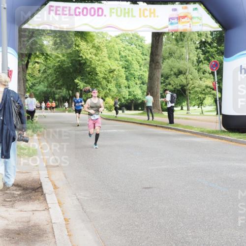 29.06.2025 - hella hamburg halbmarathon MichiJ http://msf.ph/oto/8184139 29.06.2025 10:18:03 Zwischen KM18-KM19 13383 meine-sportfotos.de
