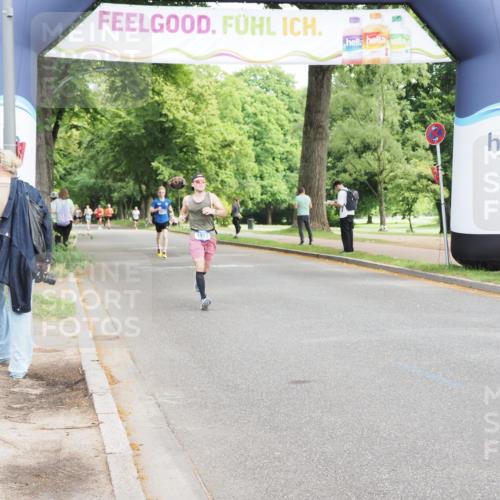 29.06.2025 - hella hamburg halbmarathon MichiJ http://msf.ph/oto/8184169 29.06.2025 10:18:03 Zwischen KM18-KM19 13383 meine-sportfotos.de