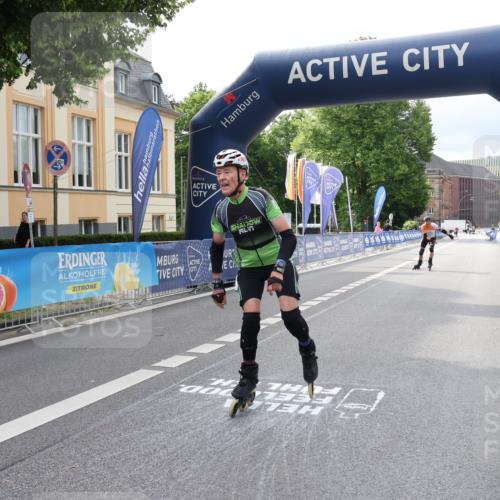 29.06.2025 - hella hamburg halbmarathon Strokosch-Dieckow http://msf.ph/oto/8184174 29.06.2025 09:24:23 Ziel 20003, 20391 meine-sportfotos.de