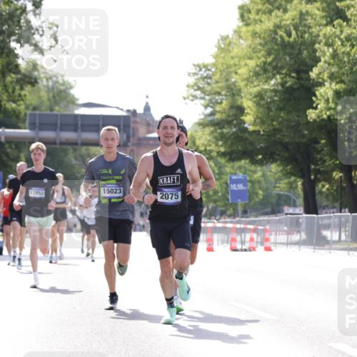 29.06.2025 - hella hamburg halbmarathon Jannik Wohlers http://msf.ph/oto/8184187 29.06.2025 09:43:09 Lombardsbrücke 1271, 2075, 2180, 6090, 7380, 8318, 15023, 17893 meine-sportfotos.de