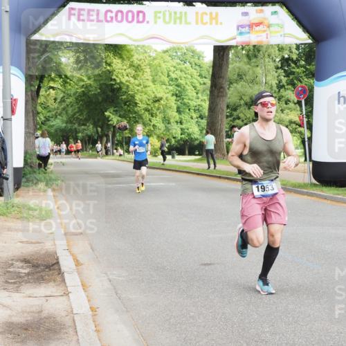 29.06.2025 - hella hamburg halbmarathon MichiJ http://msf.ph/oto/8184194 29.06.2025 10:18:05 Zwischen KM18-KM19 1953 meine-sportfotos.de