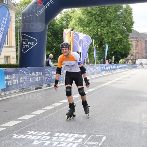 29.06.2025 - hella hamburg halbmarathon Strokosch-Dieckow http://msf.ph/oto/8184220 29.06.2025 09:24:25 Ziel 20003 meine-sportfotos.de