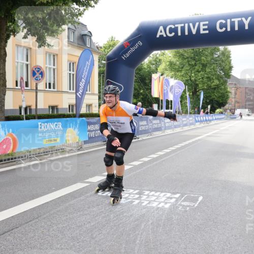 29.06.2025 - hella hamburg halbmarathon Strokosch-Dieckow http://msf.ph/oto/8184230 29.06.2025 09:24:25 Ziel 20003 meine-sportfotos.de