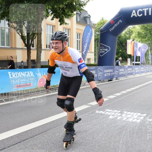 29.06.2025 - hella hamburg halbmarathon Strokosch-Dieckow http://msf.ph/oto/8184245 29.06.2025 09:24:26 Ziel 20003 meine-sportfotos.de