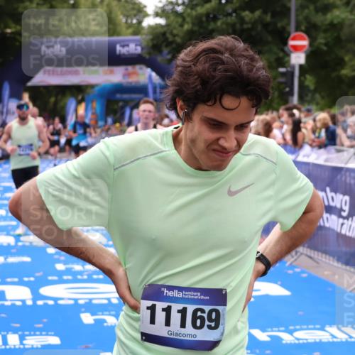 29.06.2025 - hella hamburg halbmarathon Zöllner http://msf.ph/oto/8184292 29.06.2025 10:33:11 Ziel 1910, 6473, 14276, 17802 meine-sportfotos.de