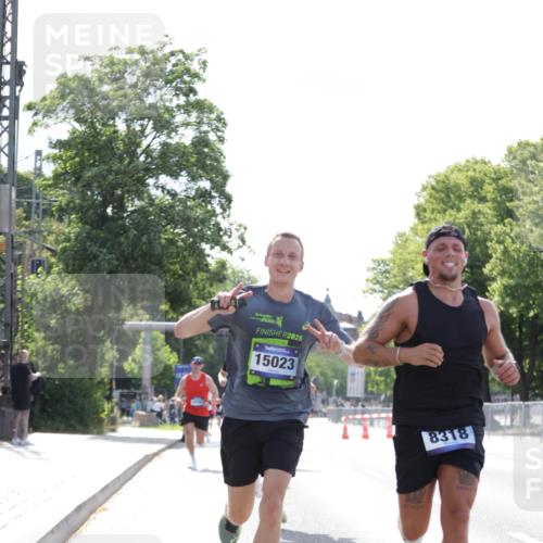 29.06.2025 - hella hamburg halbmarathon Jannik Wohlers http://msf.ph/oto/8184348 29.06.2025 09:43:12 Lombardsbrücke 2075, 2180, 2203, 7380, 8318, 10351, 13941, 15023, 15136, 17893, 18763 meine-sportfotos.de
