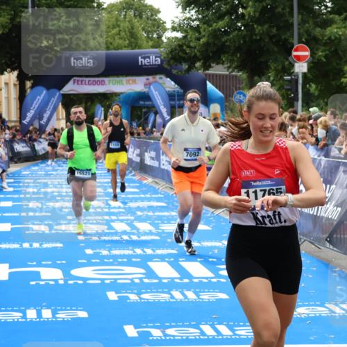 29.06.2025 - hella hamburg halbmarathon Zöllner http://msf.ph/oto/8184379 29.06.2025 10:41:57 Ziel 1169, 7092, 8694, 11765, 15521, 15935, 16507 meine-sportfotos.de