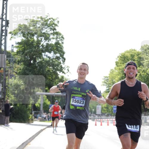 29.06.2025 - hella hamburg halbmarathon Jannik Wohlers http://msf.ph/oto/8184415 29.06.2025 09:43:12 Lombardsbrücke 2075, 2180, 2203, 7380, 8318, 10351, 13941, 15023, 15136, 17893, 18763 meine-sportfotos.de