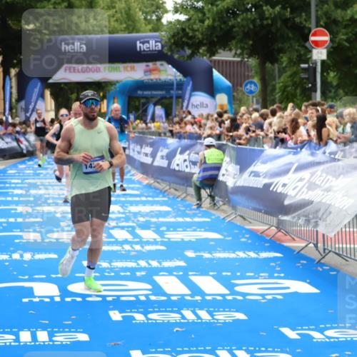 29.06.2025 - hella hamburg halbmarathon Zöllner http://msf.ph/oto/8184434 29.06.2025 10:33:13 Ziel 1910, 6473, 14276, 17802 meine-sportfotos.de