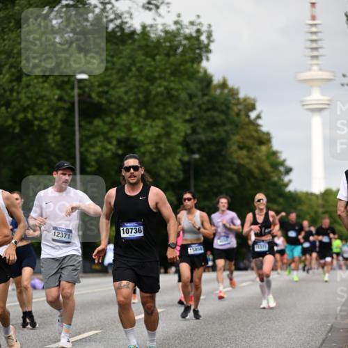 29.06.2025 - hella hamburg halbmarathon Dr. Thomas Lammeyer http://msf.ph/oto/8184447 29.06.2025 10:10:46 Kennedybrücke 1245, 1766, 1936, 1981, 4550, 4666, 5951, 6572, 8051, 8960, 9560, 10297, 10736, 10886 meine-sportfotos.de