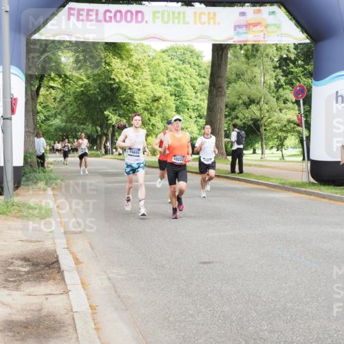 29.06.2025 - hella hamburg halbmarathon MichiJ http://msf.ph/oto/8184460 29.06.2025 10:18:19 Zwischen KM18-KM19 10222, 10351 meine-sportfotos.de