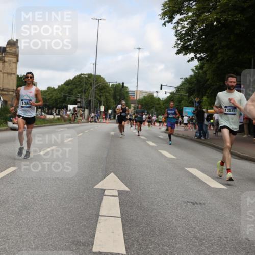 29.06.2025 - hella hamburg halbmarathon Yannick Fuchs http://msf.ph/oto/8184481 29.06.2025 10:29:07 20KM 1080, 2228, 2879, 3005, 5550, 6305, 7534, 7628, 7884, 7901, 9376, 9519, 11019, 11202, 11230, 11661, 13771, 14448, 14549, 15500, 15902, 16417, 17751, 17877, 18026, 18837 meine-sportfotos.de