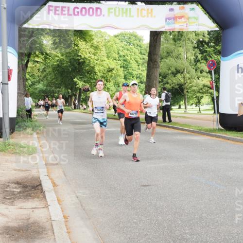 29.06.2025 - hella hamburg halbmarathon MichiJ http://msf.ph/oto/8184488 29.06.2025 10:18:19 Zwischen KM18-KM19 10222, 10351 meine-sportfotos.de