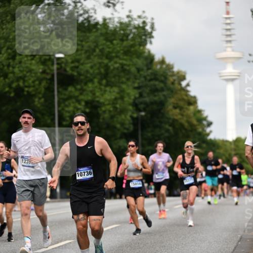 29.06.2025 - hella hamburg halbmarathon Dr. Thomas Lammeyer http://msf.ph/oto/8184490 29.06.2025 10:10:46 Kennedybrücke 1245, 1766, 1936, 1981, 4550, 4666, 5951, 6572, 8051, 8960, 9560, 10297, 10736, 10886 meine-sportfotos.de