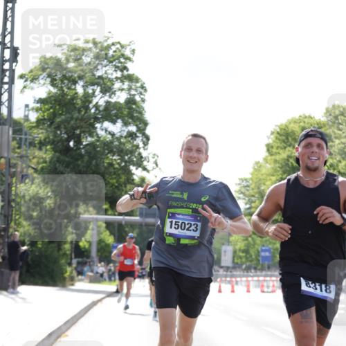 29.06.2025 - hella hamburg halbmarathon Jannik Wohlers http://msf.ph/oto/8184510 29.06.2025 09:43:12 Lombardsbrücke 2075, 2180, 2203, 7380, 8318, 10351, 13941, 15023, 15136, 17893, 18763 meine-sportfotos.de