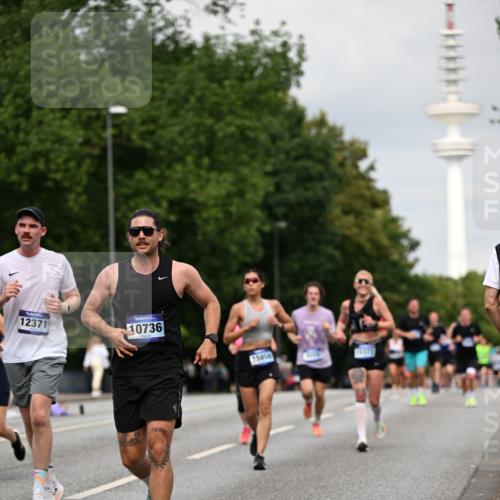 29.06.2025 - hella hamburg halbmarathon Dr. Thomas Lammeyer http://msf.ph/oto/8184527 29.06.2025 10:10:46 Kennedybrücke 1245, 1766, 1936, 1981, 4550, 4666, 5951, 6572, 8051, 8960, 9560, 10297, 10736, 10886 meine-sportfotos.de