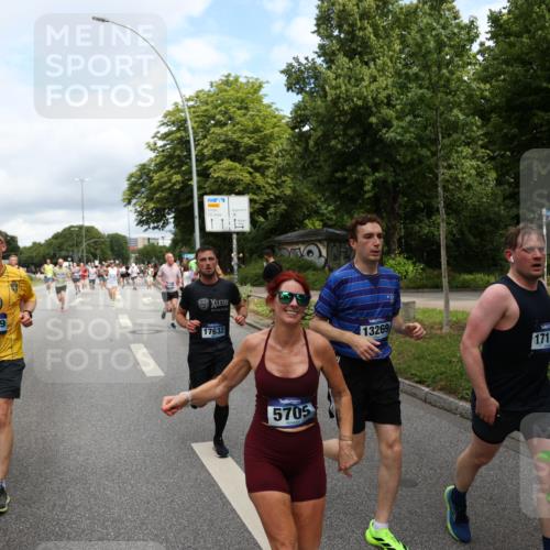 29.06.2025 - hella hamburg halbmarathon Yannick Fuchs http://msf.ph/oto/8184587 29.06.2025 10:43:29 20KM 1094, 1342, 1381, 1452, 1476, 2013, 2504, 2592, 2596, 2706, 2889, 2937, 3060, 4017, 4183, 4185, 4832, 5460, 5705, 6158, 7067, 7297, 7332, 8112, 8302, 8821, 9038, 9126, 9213, 9463, 9619, 9649, 9695, 9924, 10053, 10184, 10859, 10860, 11340, 11519, 11579, 11679, 11779, 11819, 11977, 12094, 12421, 12533, 12670, 13233, 13269, 13688, 14526, 15422, 15523, 15857, 15894, 16114, 16369, 16627, 16653, 16731, 16891, 17173, 17632, 17753, 18058, 18842, 18873 meine-sportfotos.de