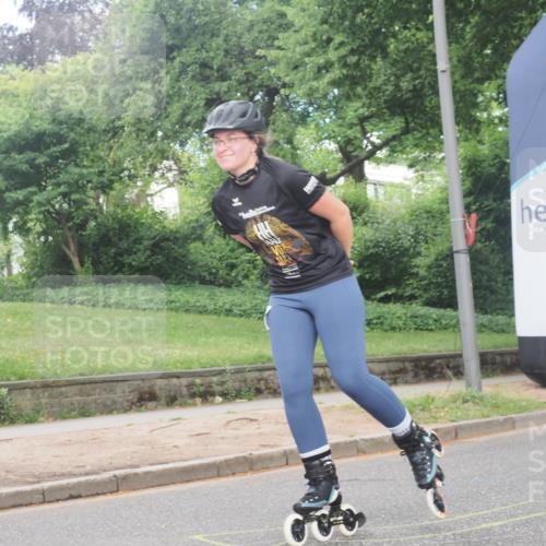 29.06.2025 - hella hamburg halbmarathon KatJ http://msf.ph/oto/8184617 29.06.2025 09:24:22 Zwischen KM18-KM19  meine-sportfotos.de
