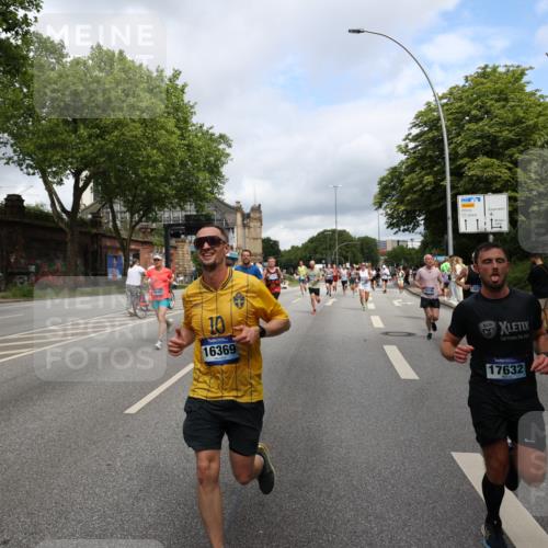 29.06.2025 - hella hamburg halbmarathon Yannick Fuchs http://msf.ph/oto/8184626 29.06.2025 10:43:30 20KM 1094, 1342, 1381, 1452, 1476, 2013, 2504, 2592, 2596, 2706, 2889, 2937, 3060, 4017, 4183, 4185, 4832, 5460, 5705, 6158, 7067, 7297, 7332, 8112, 8302, 8437, 8821, 9038, 9126, 9213, 9463, 9619, 9649, 9695, 9924, 10053, 10184, 10859, 10860, 11340, 11519, 11579, 11679, 11779, 11819, 11977, 12094, 12421, 12533, 12670, 13233, 13269, 13688, 14526, 15422, 15523, 15857, 15894, 16114, 16369, 16627, 16653, 16731, 16891, 17173, 17632, 17753, 18058, 18842, 18873, 19109 meine-sportfotos.de
