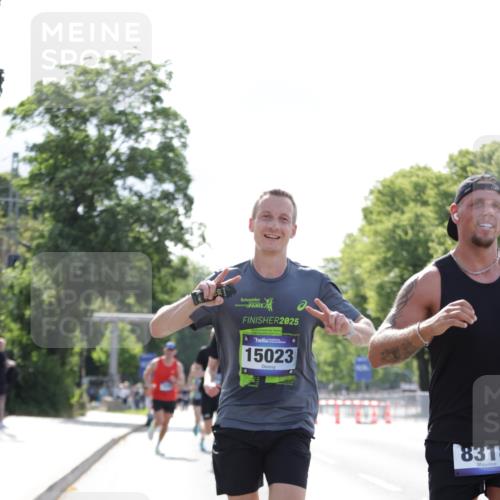 29.06.2025 - hella hamburg halbmarathon Jannik Wohlers http://msf.ph/oto/8184660 29.06.2025 09:43:12 Lombardsbrücke 2075, 2180, 2203, 7380, 8318, 10351, 13941, 15023, 15136, 17893, 18763 meine-sportfotos.de