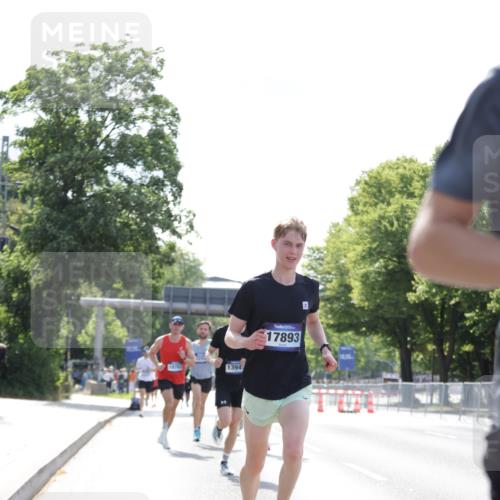 29.06.2025 - hella hamburg halbmarathon Jannik Wohlers http://msf.ph/oto/8184671 29.06.2025 09:43:13 Lombardsbrücke 2075, 2180, 2203, 7380, 8318, 10351, 13941, 15023, 15136, 17893, 18763 meine-sportfotos.de