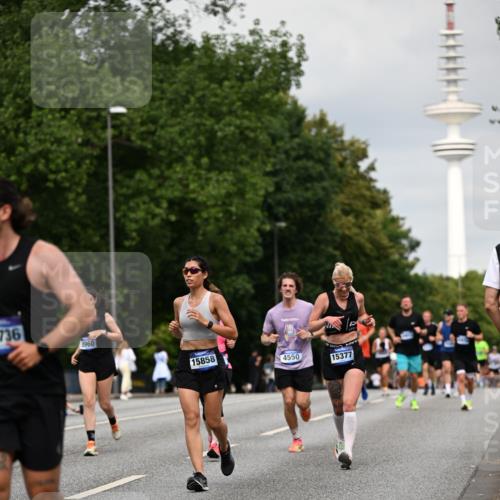 29.06.2025 - hella hamburg halbmarathon Dr. Thomas Lammeyer http://msf.ph/oto/8184679 29.06.2025 10:10:47 Kennedybrücke 1245, 1766, 1936, 1981, 4550, 4666, 5951, 6314, 6572, 6664, 8051, 8960, 9560, 10297, 10736, 10886 meine-sportfotos.de