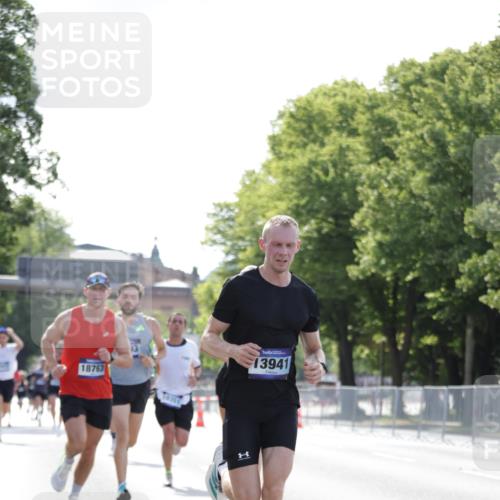 29.06.2025 - hella hamburg halbmarathon Jannik Wohlers http://msf.ph/oto/8184768 29.06.2025 09:43:15 Lombardsbrücke 2075, 2180, 2203, 7380, 8318, 9804, 10351, 13941, 15023, 15136, 17893, 18763 meine-sportfotos.de