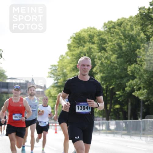 29.06.2025 - hella hamburg halbmarathon Jannik Wohlers http://msf.ph/oto/8184820 29.06.2025 09:43:15 Lombardsbrücke 2075, 2180, 2203, 7380, 8318, 9804, 10351, 13941, 15023, 15136, 17893, 18763 meine-sportfotos.de
