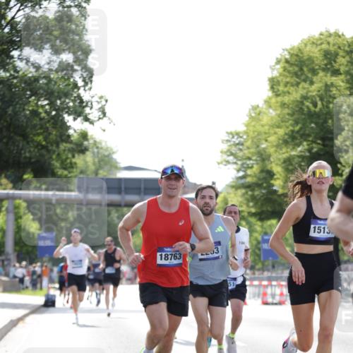 29.06.2025 - hella hamburg halbmarathon Jannik Wohlers http://msf.ph/oto/8184826 29.06.2025 09:43:15 Lombardsbrücke 2075, 2180, 2203, 7380, 8318, 9804, 10351, 13941, 15023, 15136, 17893, 18763 meine-sportfotos.de
