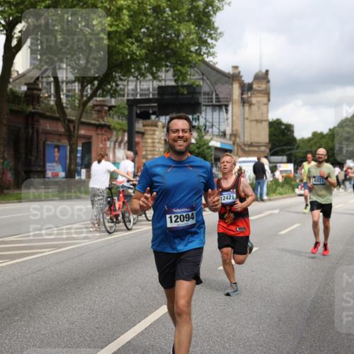 29.06.2025 - hella hamburg halbmarathon Yannick Fuchs http://msf.ph/oto/8184839 29.06.2025 10:43:31 20KM 1094, 1342, 1381, 1452, 1476, 2013, 2504, 2592, 2596, 2706, 2889, 2937, 3060, 4017, 4183, 4185, 4832, 5460, 5705, 6158, 7067, 7297, 7332, 8112, 8302, 8437, 8821, 9038, 9126, 9213, 9463, 9619, 9649, 9695, 9924, 10053, 10184, 10859, 10860, 11340, 11519, 11579, 11679, 11779, 11819, 11977, 12094, 12421, 12533, 12670, 13233, 13269, 13688, 13690, 14526, 15422, 15523, 15857, 16114, 16369, 16627, 16653, 16731, 16891, 17173, 17632, 17753, 18058, 18842, 18873, 18926, 19109 meine-sportfotos.de