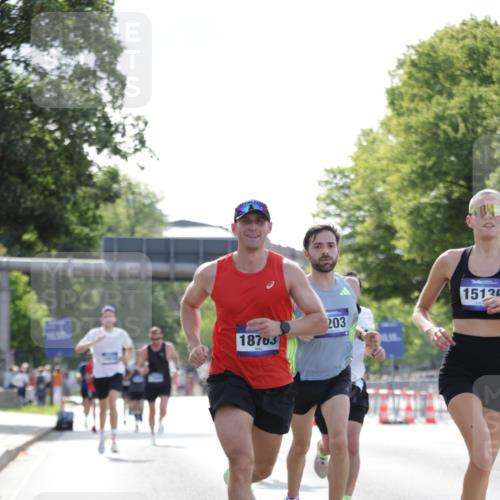 29.06.2025 - hella hamburg halbmarathon Jannik Wohlers http://msf.ph/oto/8184849 29.06.2025 09:43:15 Lombardsbrücke 2075, 2180, 2203, 7380, 8318, 9804, 10351, 13941, 15023, 15136, 17893, 18763 meine-sportfotos.de