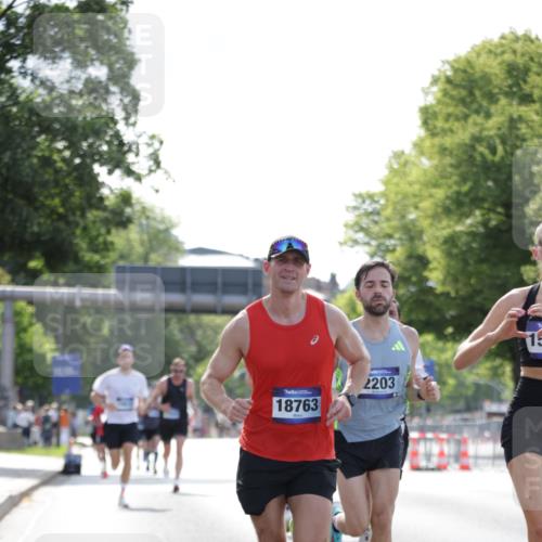 29.06.2025 - hella hamburg halbmarathon Jannik Wohlers http://msf.ph/oto/8184863 29.06.2025 09:43:16 Lombardsbrücke 2075, 2180, 2203, 8318, 9804, 10351, 13941, 15023, 15136, 17893, 18763, 18832 meine-sportfotos.de
