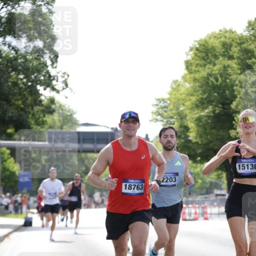 29.06.2025 - hella hamburg halbmarathon Jannik Wohlers http://msf.ph/oto/8184869 29.06.2025 09:43:16 Lombardsbrücke 2075, 2180, 2203, 8318, 9804, 10351, 13941, 15023, 15136, 17893, 18763, 18832 meine-sportfotos.de