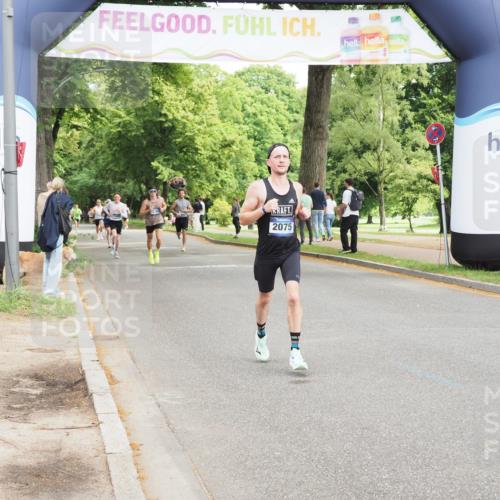 29.06.2025 - hella hamburg halbmarathon MichiJ http://msf.ph/oto/8184874 29.06.2025 10:18:28 Zwischen KM18-KM19 2075, 3968, 6090, 15655, 18763 meine-sportfotos.de
