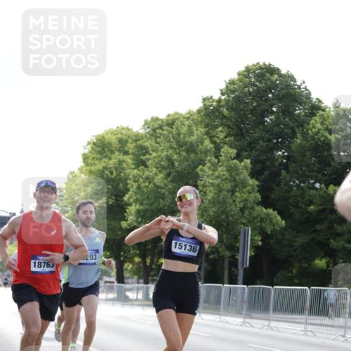 29.06.2025 - hella hamburg halbmarathon Jannik Wohlers http://msf.ph/oto/8184875 29.06.2025 09:43:16 Lombardsbrücke 2075, 2180, 2203, 8318, 9804, 10351, 13941, 15023, 15136, 17893, 18763, 18832 meine-sportfotos.de