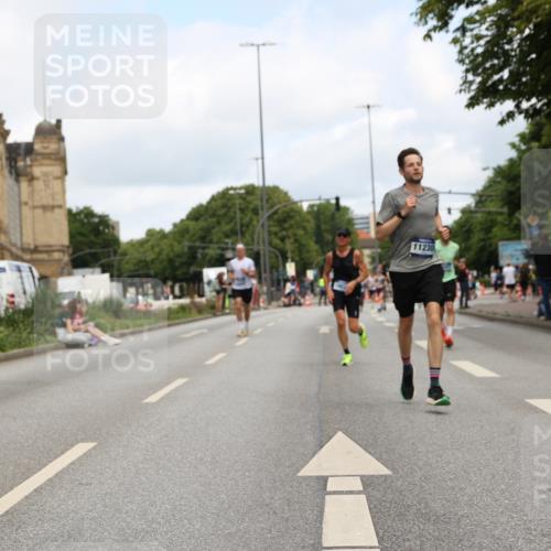 29.06.2025 - hella hamburg halbmarathon Yannick Fuchs http://msf.ph/oto/8184880 29.06.2025 10:29:19 20KM 1002, 4477, 5048, 5152, 5550, 6169, 6878, 7628, 7884, 8395, 9519, 9686, 11202, 11230, 11661, 14069, 14388, 15902, 16417, 17014, 18026, 18837 meine-sportfotos.de