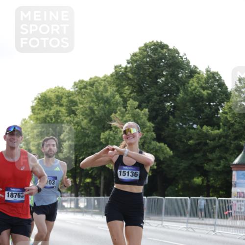 29.06.2025 - hella hamburg halbmarathon Jannik Wohlers http://msf.ph/oto/8184898 29.06.2025 09:43:16 Lombardsbrücke 2075, 2180, 2203, 8318, 9804, 10351, 13941, 15023, 15136, 17893, 18763, 18832 meine-sportfotos.de