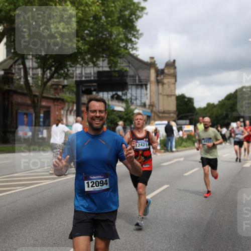 29.06.2025 - hella hamburg halbmarathon Yannick Fuchs http://msf.ph/oto/8184900 29.06.2025 10:43:31 20KM 1094, 1342, 1381, 1452, 1476, 2013, 2504, 2592, 2596, 2706, 2889, 2937, 3060, 4017, 4183, 4185, 4832, 5460, 5705, 6158, 7067, 7297, 7332, 8112, 8302, 8437, 8821, 9038, 9126, 9213, 9463, 9619, 9649, 9695, 9924, 10053, 10184, 10859, 10860, 11340, 11519, 11579, 11679, 11779, 11819, 11977, 12094, 12421, 12533, 12670, 13233, 13269, 13688, 13690, 14526, 15422, 15523, 15857, 16114, 16369, 16627, 16653, 16731, 16891, 17173, 17632, 17753, 18058, 18842, 18873, 18926, 19109 meine-sportfotos.de