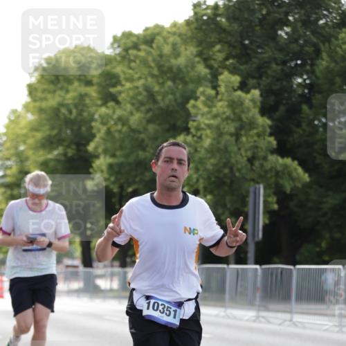 29.06.2025 - hella hamburg halbmarathon Jannik Wohlers http://msf.ph/oto/8184938 29.06.2025 09:43:18 Lombardsbrücke 2075, 2180, 2203, 8318, 9804, 10351, 13941, 15023, 15136, 17040, 17893, 18763, 18832 meine-sportfotos.de