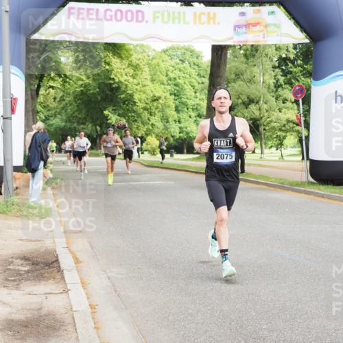 29.06.2025 - hella hamburg halbmarathon MichiJ http://msf.ph/oto/8184944 29.06.2025 10:18:28 Zwischen KM18-KM19 2075, 3968, 6090, 15655, 18763 meine-sportfotos.de