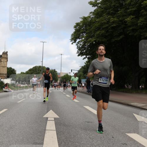 29.06.2025 - hella hamburg halbmarathon Yannick Fuchs http://msf.ph/oto/8184949 29.06.2025 10:29:20 20KM 1002, 4477, 5048, 5152, 5550, 6169, 6878, 7628, 7884, 8395, 9519, 9686, 11202, 11230, 11661, 14069, 14388, 15902, 16417, 17014, 18026, 18837 meine-sportfotos.de