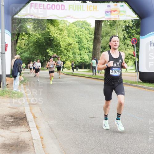 29.06.2025 - hella hamburg halbmarathon MichiJ http://msf.ph/oto/8184989 29.06.2025 10:18:28 Zwischen KM18-KM19 2075, 3968, 6090, 15655, 18763 meine-sportfotos.de