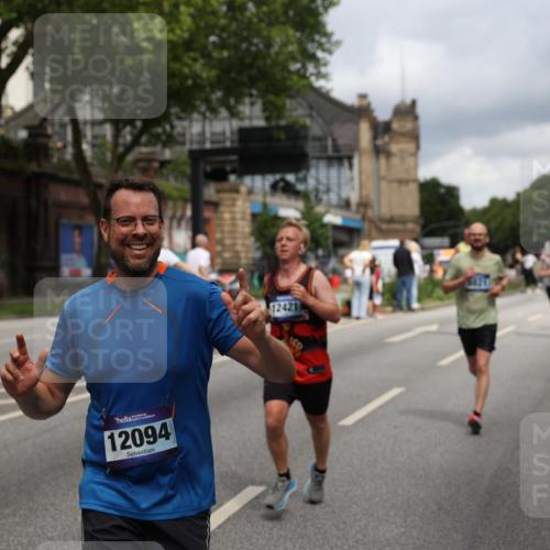 29.06.2025 - hella hamburg halbmarathon Yannick Fuchs http://msf.ph/oto/8185014 29.06.2025 10:43:32 20KM 1094, 1342, 1381, 1452, 1476, 2013, 2504, 2592, 2596, 2706, 2878, 2889, 2937, 3060, 4017, 4183, 4185, 4832, 5460, 5705, 6158, 7067, 7297, 7332, 8112, 8437, 8821, 9038, 9126, 9213, 9463, 9619, 9649, 9695, 9924, 9965, 10184, 10859, 11340, 11519, 11579, 11779, 11819, 11977, 12094, 12421, 12533, 12670, 13233, 13269, 13688, 13690, 14526, 15422, 15523, 15857, 16114, 16369, 16627, 16653, 16731, 16891, 17173, 17632, 17753, 18058, 18842, 18873, 18926, 19109 meine-sportfotos.de