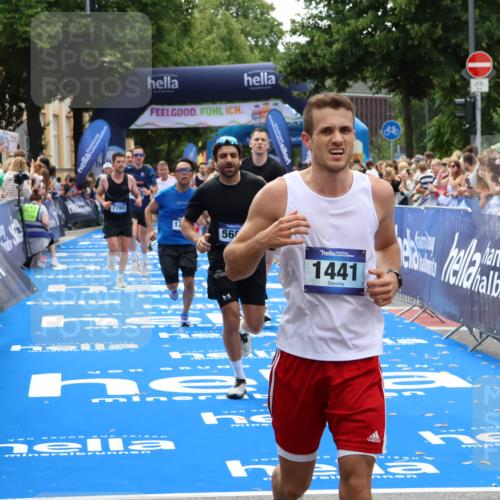 29.06.2025 - hella hamburg halbmarathon Zöllner http://msf.ph/oto/8185016 29.06.2025 10:42:16 Ziel 1441, 1903, 5682, 7765, 7865, 9365, 13709, 14811, 14899, 16626, 16660, 17182, 17363, 18772, 18802 meine-sportfotos.de
