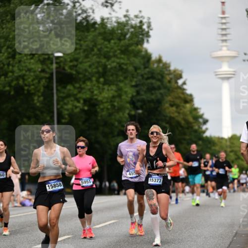 29.06.2025 - hella hamburg halbmarathon Dr. Thomas Lammeyer http://msf.ph/oto/8185023 29.06.2025 10:10:48 Kennedybrücke 1245, 1766, 1936, 1981, 4550, 4666, 5951, 6314, 6572, 6664, 8051, 8960, 9560, 10212, 10297, 10736, 10886 meine-sportfotos.de