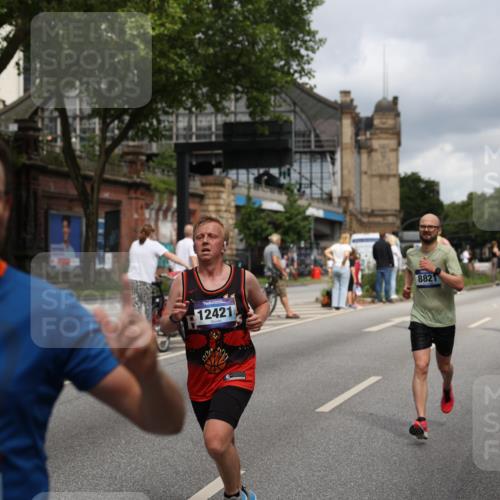 29.06.2025 - hella hamburg halbmarathon Yannick Fuchs http://msf.ph/oto/8185024 29.06.2025 10:43:32 20KM 1094, 1342, 1381, 1452, 1476, 2013, 2504, 2592, 2596, 2706, 2878, 2889, 2937, 3060, 4017, 4183, 4185, 4832, 5460, 5705, 6158, 7067, 7297, 7332, 8112, 8437, 8821, 9038, 9126, 9213, 9463, 9619, 9649, 9695, 9924, 9965, 10184, 10859, 11340, 11519, 11579, 11779, 11819, 11977, 12094, 12421, 12533, 12670, 13233, 13269, 13688, 13690, 14526, 15422, 15523, 15857, 16114, 16369, 16627, 16653, 16731, 16891, 17173, 17632, 17753, 18058, 18842, 18873, 18926, 19109 meine-sportfotos.de