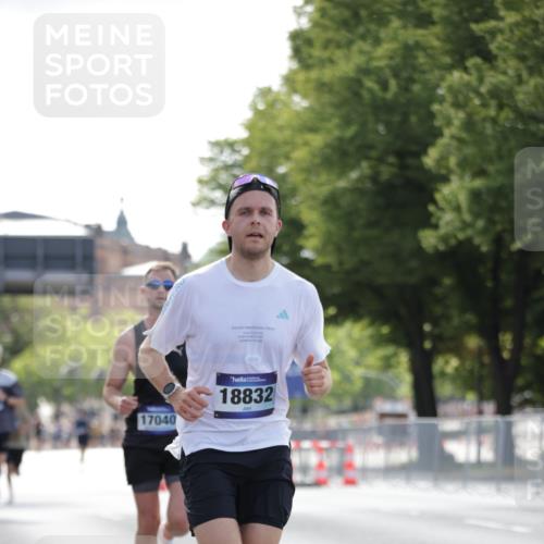 29.06.2025 - hella hamburg halbmarathon Jannik Wohlers http://msf.ph/oto/8185083 29.06.2025 09:43:20 Lombardsbrücke 2075, 2180, 2203, 8318, 9804, 10351, 13941, 15023, 15136, 17040, 17893, 18763, 18832 meine-sportfotos.de
