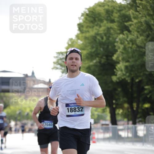 29.06.2025 - hella hamburg halbmarathon Jannik Wohlers http://msf.ph/oto/8185105 29.06.2025 09:43:20 Lombardsbrücke 2075, 2180, 2203, 8318, 9804, 10351, 13941, 15023, 15136, 17040, 17893, 18763, 18832 meine-sportfotos.de
