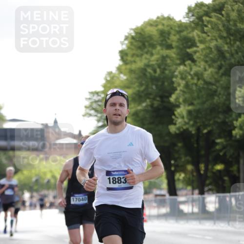 29.06.2025 - hella hamburg halbmarathon Jannik Wohlers http://msf.ph/oto/8185108 29.06.2025 09:43:20 Lombardsbrücke 2075, 2180, 2203, 8318, 9804, 10351, 13941, 15023, 15136, 17040, 17893, 18763, 18832 meine-sportfotos.de