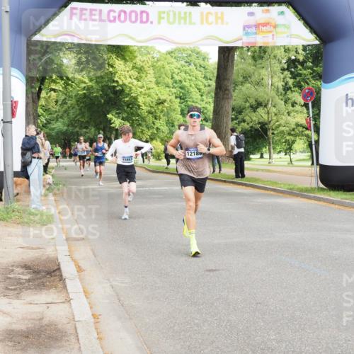 29.06.2025 - hella hamburg halbmarathon MichiJ http://msf.ph/oto/8185137 29.06.2025 10:18:31 Zwischen KM18-KM19 2075, 3968, 6090, 12189, 15883 meine-sportfotos.de